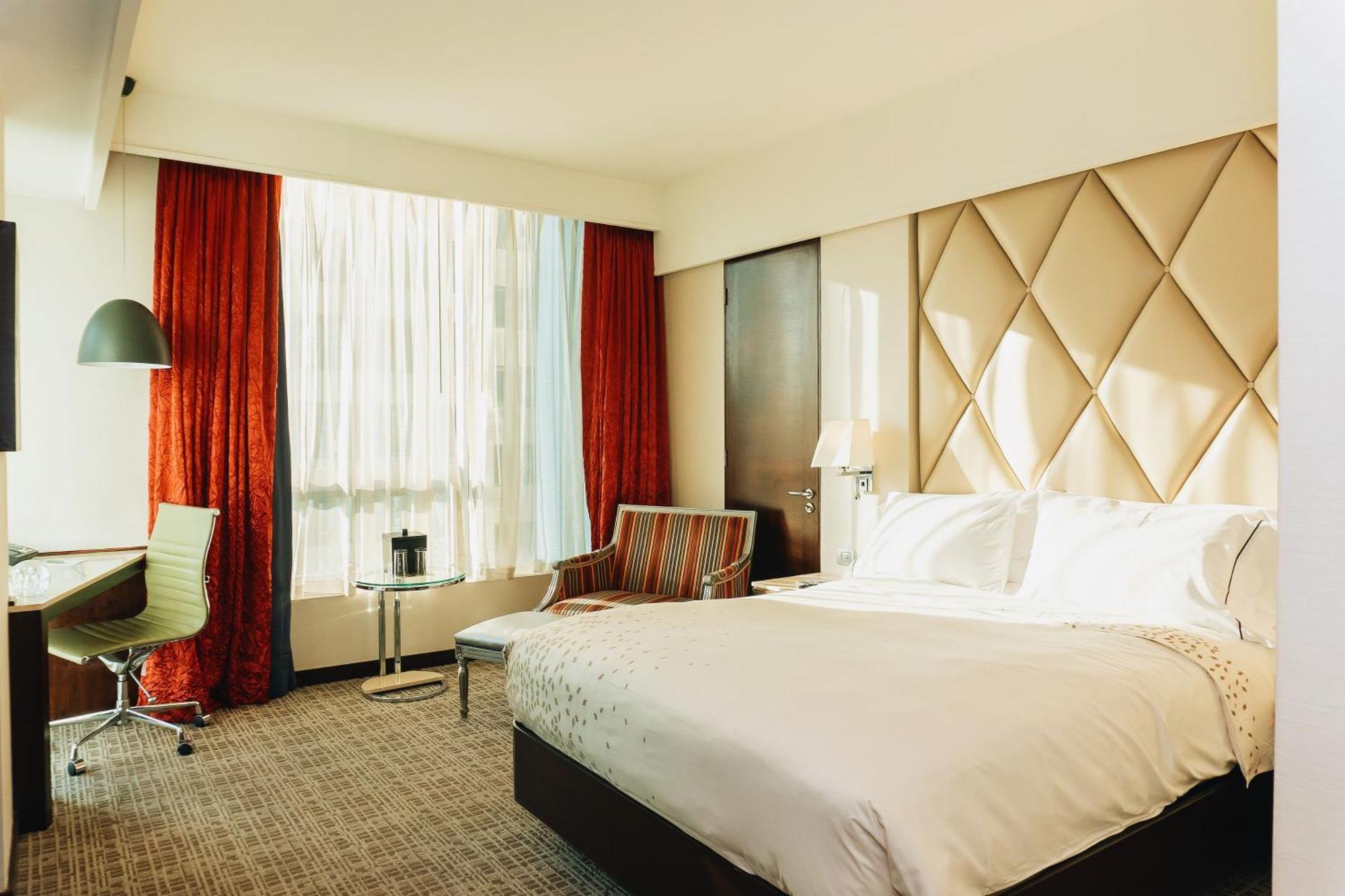 Renaissance Santiago By Marriott Hotel Exterior photo
