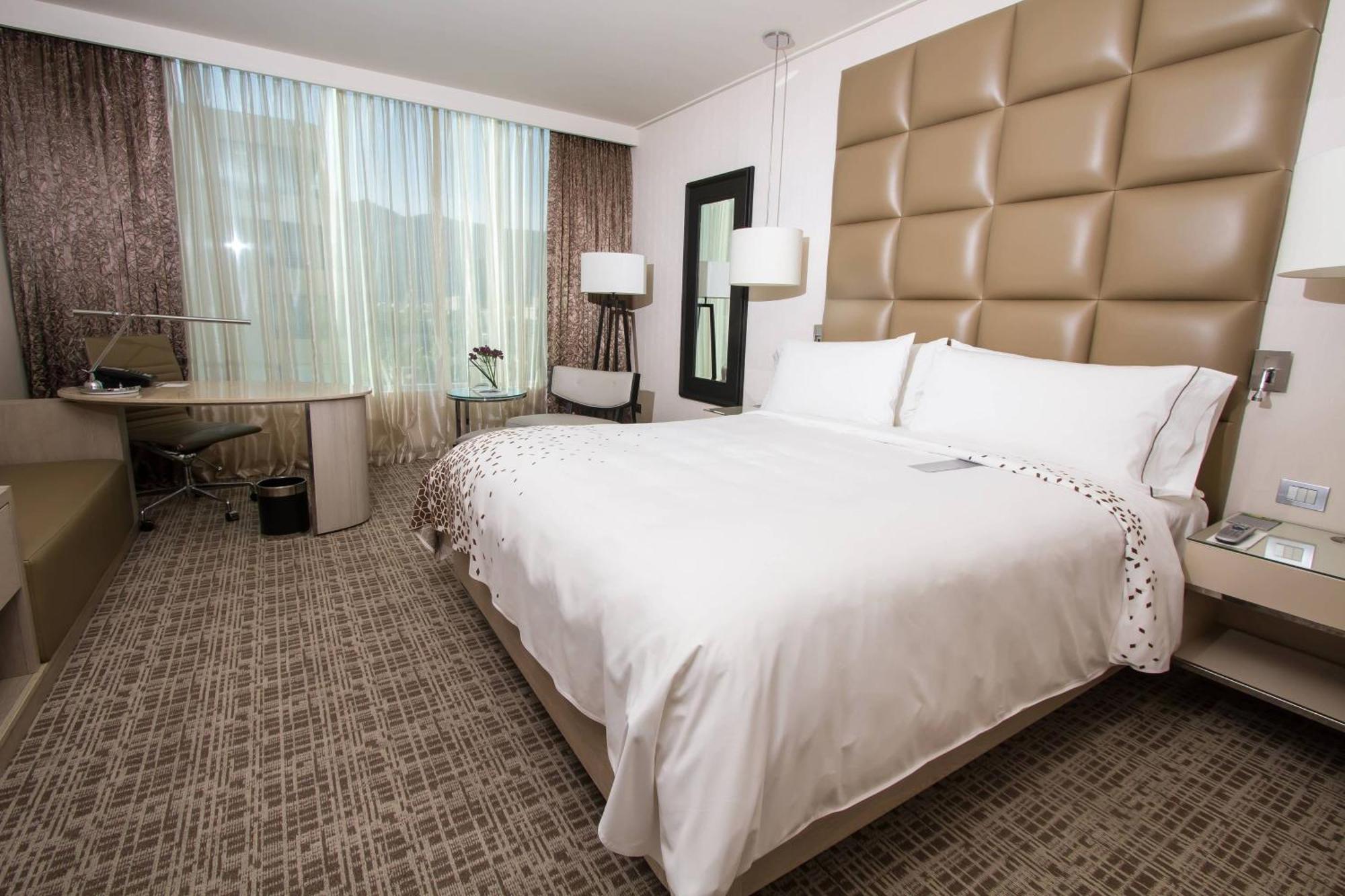 Renaissance Santiago By Marriott Hotel Exterior photo