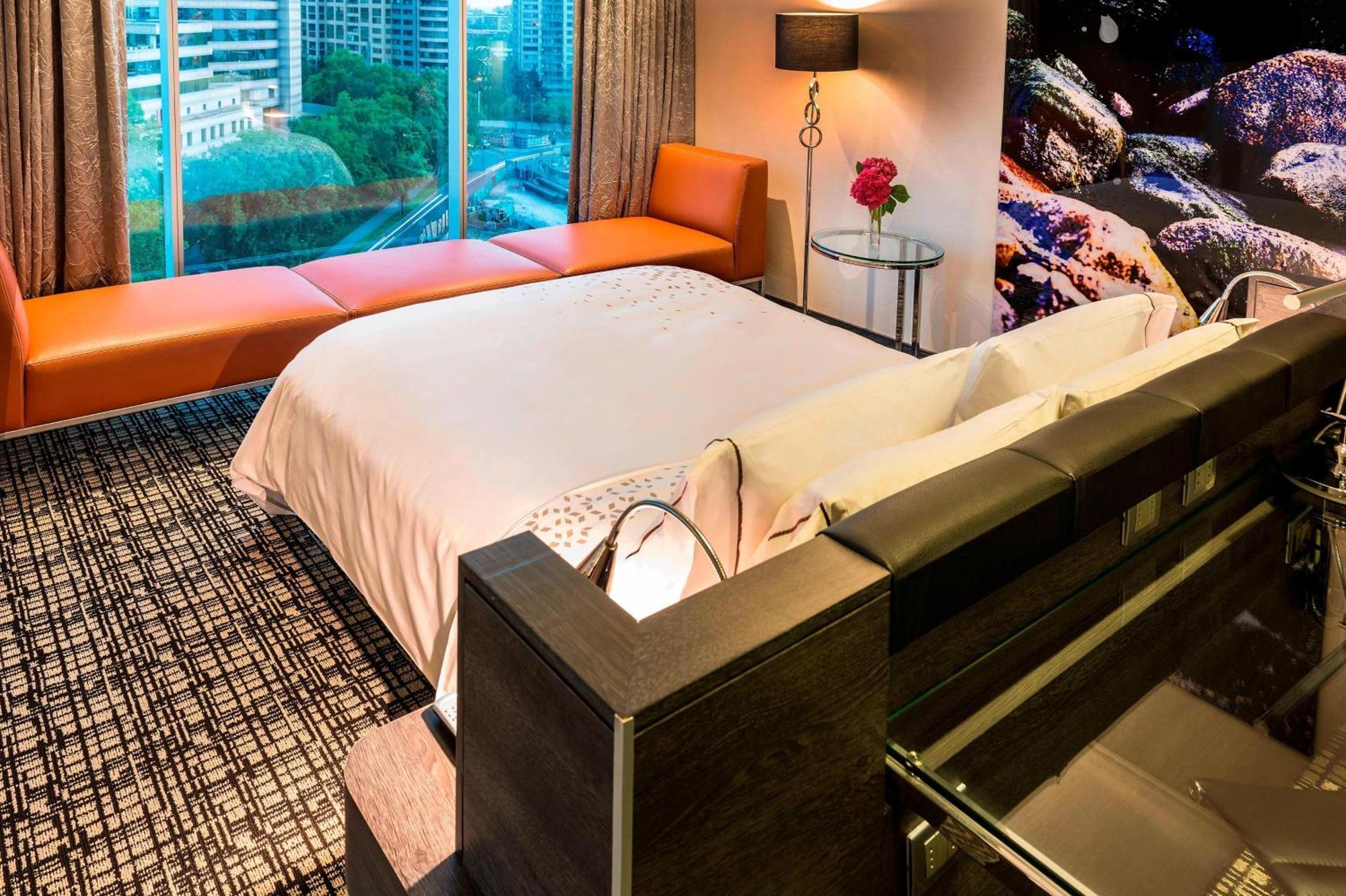 Renaissance Santiago By Marriott Hotel Exterior photo
